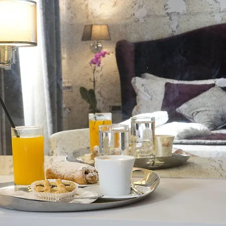 Relais Leone Rome